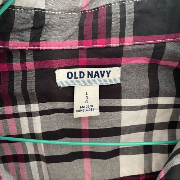Old Navy Boys’ Checkered Button Down Shirt - Picture 2 of 3